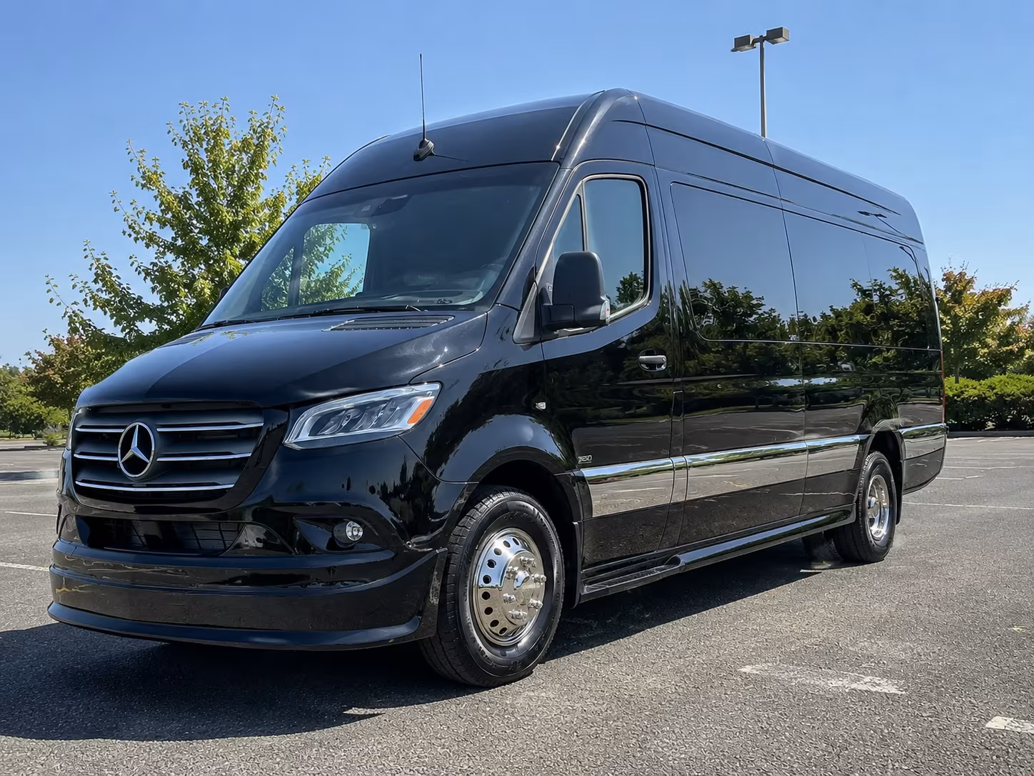 find the perfect transportation for your next airport transfer 1